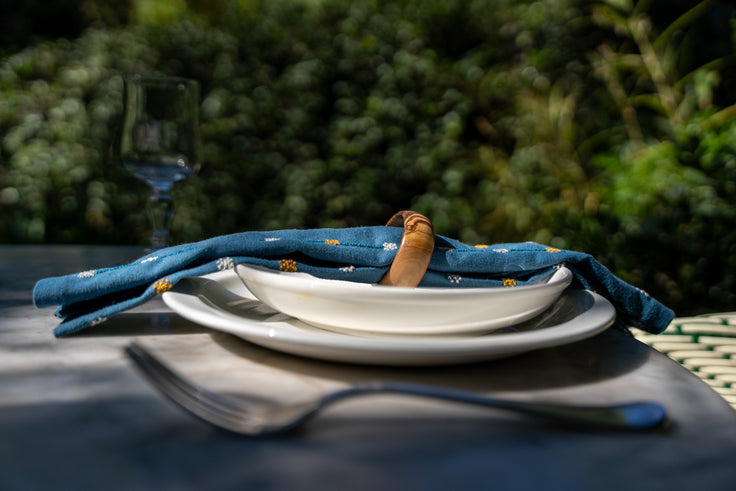 Set of Six Napkins with Olivewood Napkin Rings
